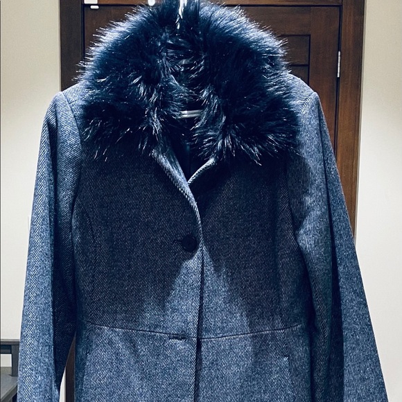Coat - Picture 3 of 3